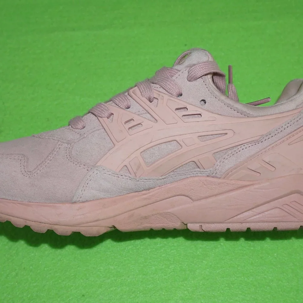 ASICS - Picture 2 of 4